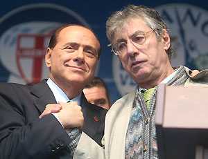 Berlusconi: “Ok con Bossi, no alternative di governo”