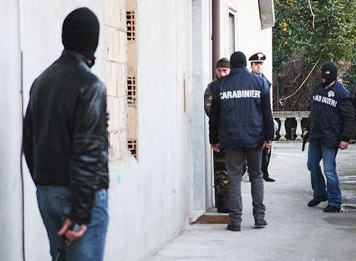 I carabinieri del R.O.S. arrestano 15 persone per traffico internazionle di droga
