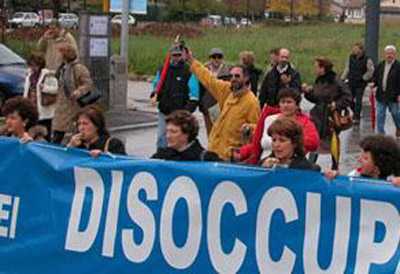 Cassintegrati reclamano le indennità e bloccano le vie a Reggio Calabria Disagi sulla circolazione a causa del corteo. I manifestanti lamentano di non percepire soldi dal mese di maggio 2013
