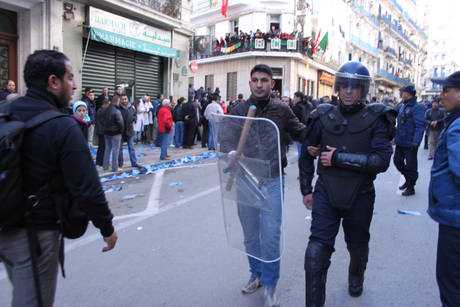 Maghreb in agitazione. Cortei a Tunisi e Algeri
