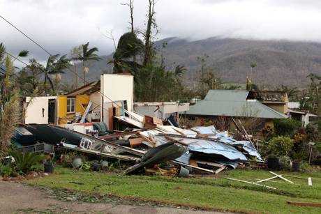 Australia, enormi i danni del ciclone Yasi