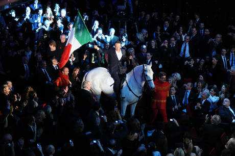 Sanremo: da Ruby a Mameli, Benigni racconta l’Unità