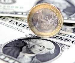 Cambi: euro in calo a 1,3565 dollari