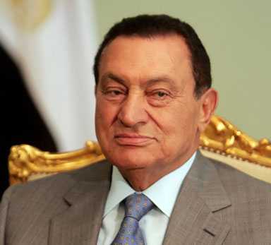 Mubarak si e’ dimesso, potere alle forze armate
