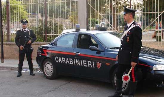 Gli studenti di Mammola incontrano i carabinieri di Locri Sono stati spiegati i pericoli e le conseguenze dovuti all’utilizzo delle sostanze stupefacenti e le modalità operative d’impiego dei cani specializzati