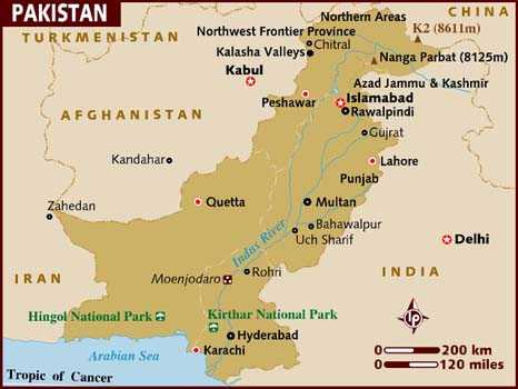 Pakistan: attacco suicida, 30 morti
