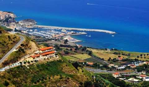 Tropea, il gruppo Azimut-Benetti con l’Amministrazione per rilanciare il porto turistico