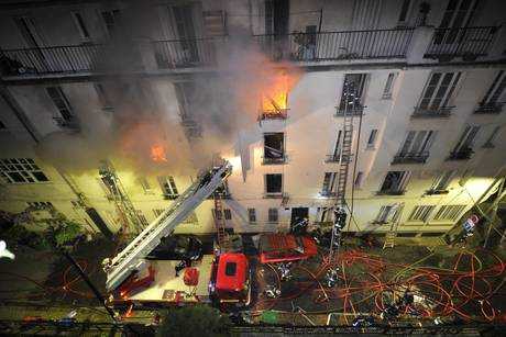 Incendio a Parigi, cinque morti