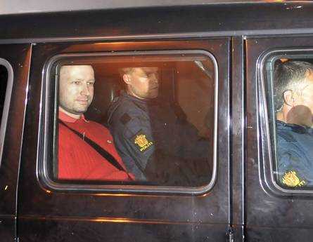 Attacchi Oslo: Breivik oggi in udienza: ‘Ci sono altre due cellule’