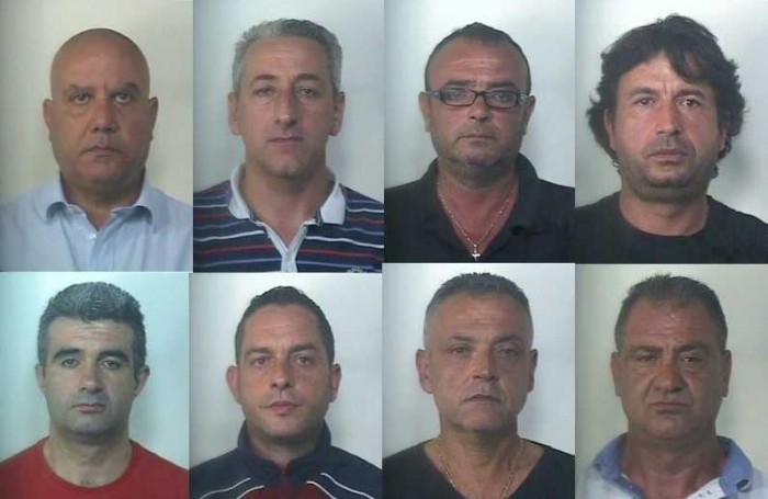 I carabinieri arrestano 14 persone. Nomi eccellenti dell’imprenditoria reggina sono finiti in manette