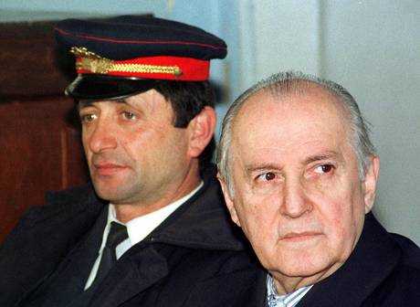 Albania, morto presidente comunista Alia