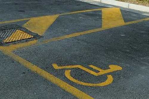 Cittanova, anziano disabile chiede area di parcheggio personalizzata
