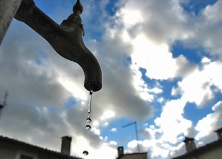 Acqua pubblica, M5S: “Lo ‘sblocca Italia’ privatizza la nostra acqua” "Ignorato il risultato referendario del 2012"
