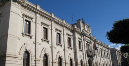 Palazzo San_Giorgio_-_Reggio_Calabria_-_Facciata_dal_lato_sinistro