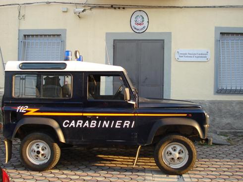 Spari in una caserma dei carabinieri, tre morti vicino a Rovigo