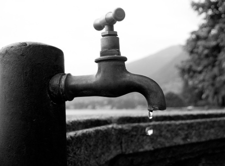 “L’acqua dei nostri rubinetti deve essere salubre e pulita”