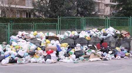 I sindaci di “Città degli ulivi” hanno concordato un piano di emergenza per togliere i rifiuti dalle strade