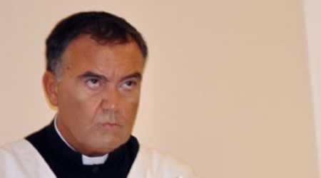 Don Cannizzaro, indagato per mafia, presenta le dimissioni all’Arcivescovo, che le respinge