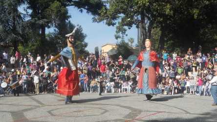 Polistena, arriva la Notte dei Giganti Sabato 8 al via l'undicesima edizione della tradizionale festa danzante. Quindici coppie di Mata e Grifuni sfileranno in ballo per le vie della città  