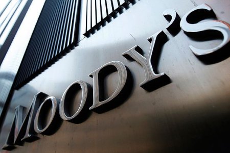 Moody’s taglia titoli. Italia Spread oltre 480 punti