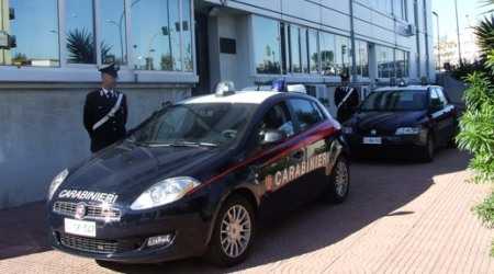 Reggio: danneggiò e incendiò l’auto e la porta di casa del direttore del “Catona teatro”, arrestato dai carabinieri