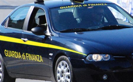 Villa, Guardia Finanza arresta corriere della droga L'uomo nascondeva nel doppiofondo dell’autovettura un grosso quantitativo di hashish
