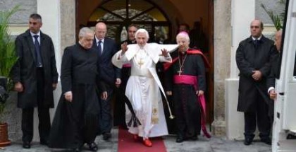 Papa Benedetto_XVI_a_Lamezia_Terme_1