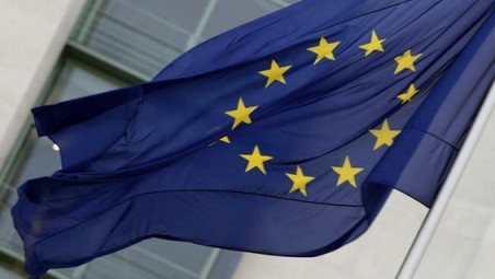 L’UE torna a scuola Parte l'iniziativa della Commissione europea per portare 250 funzionari UE tra i banchi delle loro scuole d'origine