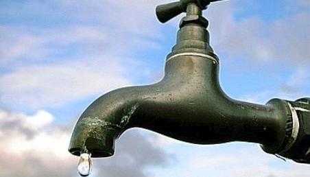 In funzione la prima “Casa dell’acqua” di Lamezia Terme La nuova “fontana tecnologica” distribuirà acqua fresca, naturale o frizzante al costo di 5 e 10 centesimo al litro
