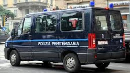 Carceri: Sappe, aggrediti due agenti polizia penitenziaria