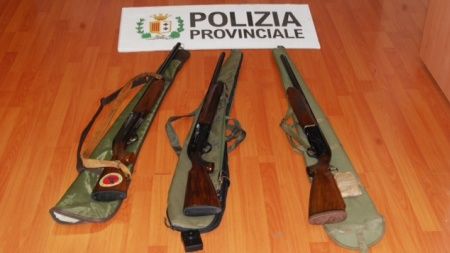 Reggio, la Polizia provinciale denuncia tre cacciatori e sequestra armi e fauna protetta