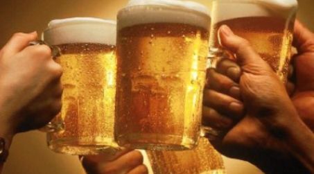 Milioni rischiano la salute bevendo birra per aumentare i livelli di proteine