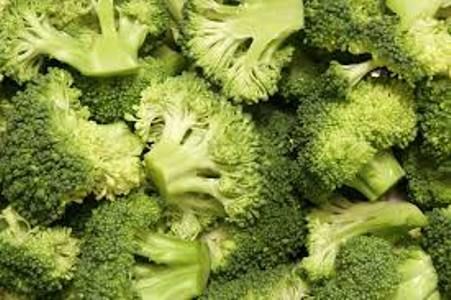 Mangiare broccoli al vapore tutti i giorni aiuta gli asmatici a respirare normalmente