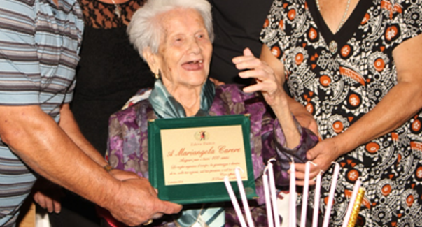 L’associazione “Edera dance” festeggia i 100 anni di Mariangela Carere Una grande festa per la nonnina di San Giorgio Morgeto