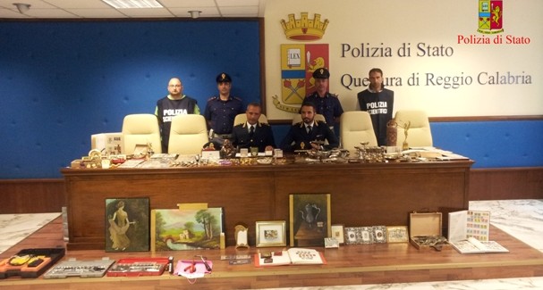 Reggio Calabria, la Polizia di Stato rinviene oggetti rubati  per un valore di oltre 150.000 euro La refurtiva è stata recuperata all’interno dell’abitazione di un cittadino georgiano sita nella zona sud della città