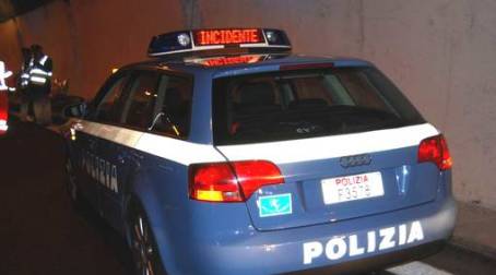La Polizia arresta un catanese a Villa San Giovanni L'uomo è accusato di spaccio di sostanze stupefacenti. Denunciata anche la moglie