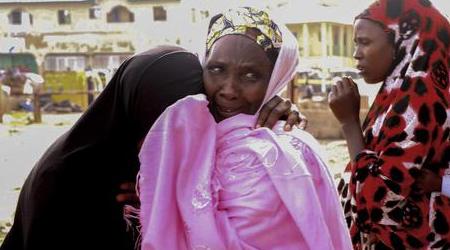 Nigeria, massacro nella moschea ostile ai Boko Haram Tre bombe e spari su fedeli a Kano, almeno 120 morti e 270 feriti