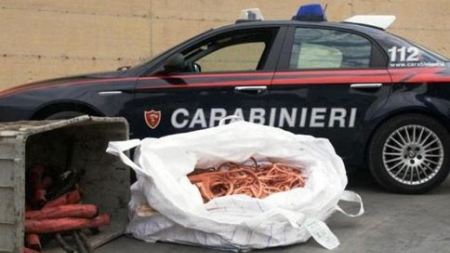Reggio, un arresto per furto di rame L'uomo è stato sorpreso dai carabinieri all’interno dei locali delle ex scuole elementari “Archi Centro” di proprietà del Comune