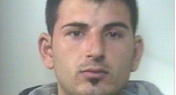 I Carabinieri di Villa San Giovanni arrestano un 23enne albanese L'uomo è accusato di di rapina e lesioni personali