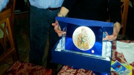 Tordo sostiene l’associazione Vincenzino Filippelli Il maestro dona un’icona della Vergine Achiropita per aiutare i bambini oncoematologici