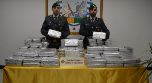 Sequestrati 72 kg di cocaina al porto di Gioia Tauro Con la vendita al dettaglio avrebbe fruttato oltre 14 milioni di euro