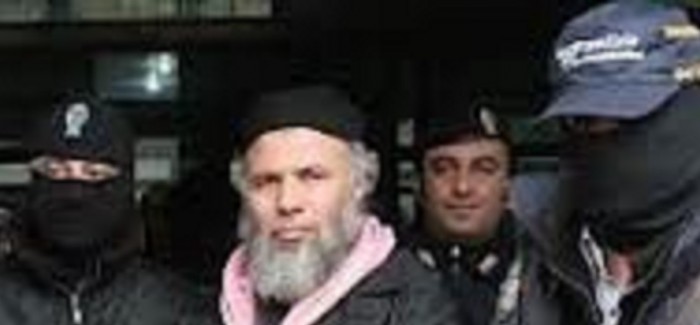 Allarme terrorismo islamico nel Catanzarese Parla l'imam sospettato dai servizi segreti italiani: "Non siamo dei terroristi, qui non c'è pericolo"