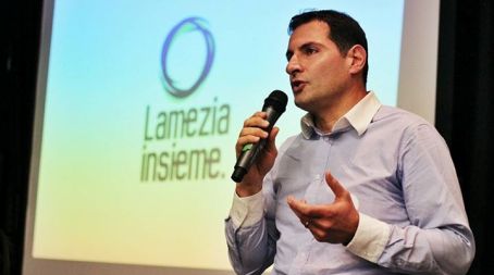 Lamezia, opposizione insinua dubbi su “Caso De Sarro” Piccioni-Villella: "Fino ad ora maggioranza ha voluto insabbiare"