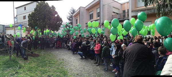 Giornata dell’albero a Polistena L'Amministrazione Comunale ripropone il momento di sensibilizzazione sulla cultura ambientale rivolto ai giovani delle scuole