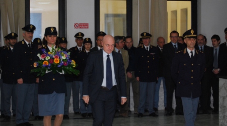Reggio, la Polizia commemora il decennale della morte del funzionario Nicola Calipari La cerimonia, fortemente voluta dal questore Raffaele Grassi, si è svolta stamattina in Questura