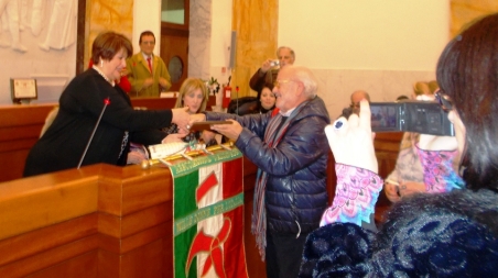 Il Premio internazionale Artemisia Calabria 2015 ad Angela Napoli Il presidente dell'associazione Risveglio ideale "è esempio di impegno nobile al quale fare riferimento"
