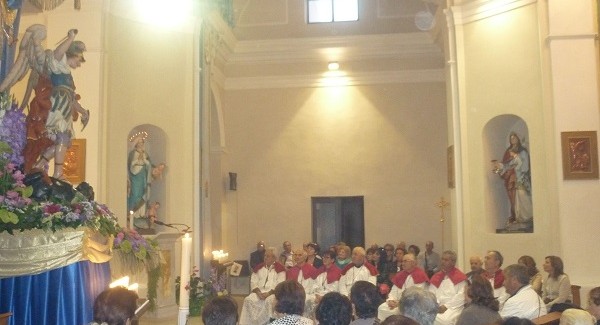 Platania, domenica conclusione del  mese mariano Tutta la comunità si troverà a recitare la preghiera del Santo Rosario