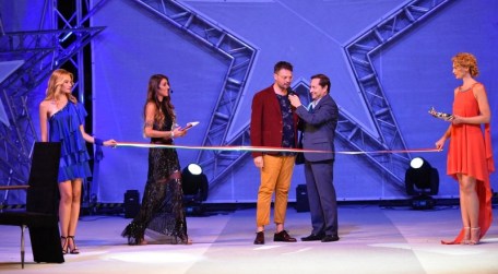 I 7 vizi diventano uno spettacolo da… capitale Successo di presenze per la 16esima edizione di Estate in…Moda nel nuovo Teatro De Rosis