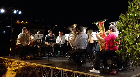 30 giovani musicisti conquistano Reggio Calabria Un successo, ieri sera, il concerto finale dell'incontro-studio KalaBrass che ha visto impegnati dal 10 al 12 agosto 30 giovani provenienti da Calabria e Sicilia