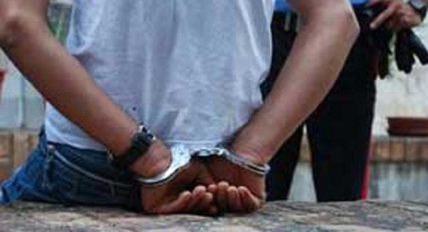 Reggio Calabria, arresto per rapina a mano armata L'uomo è ritenuto responsabile di una rapina commessa nell'agosto del 2015
